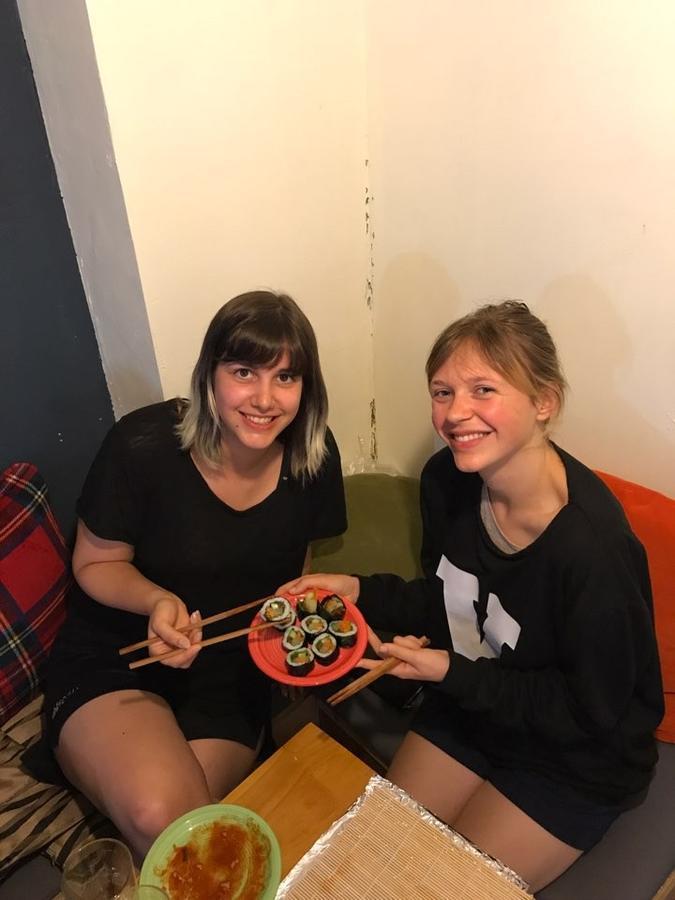Backpackers' House Hotel Busan Bagian luar foto