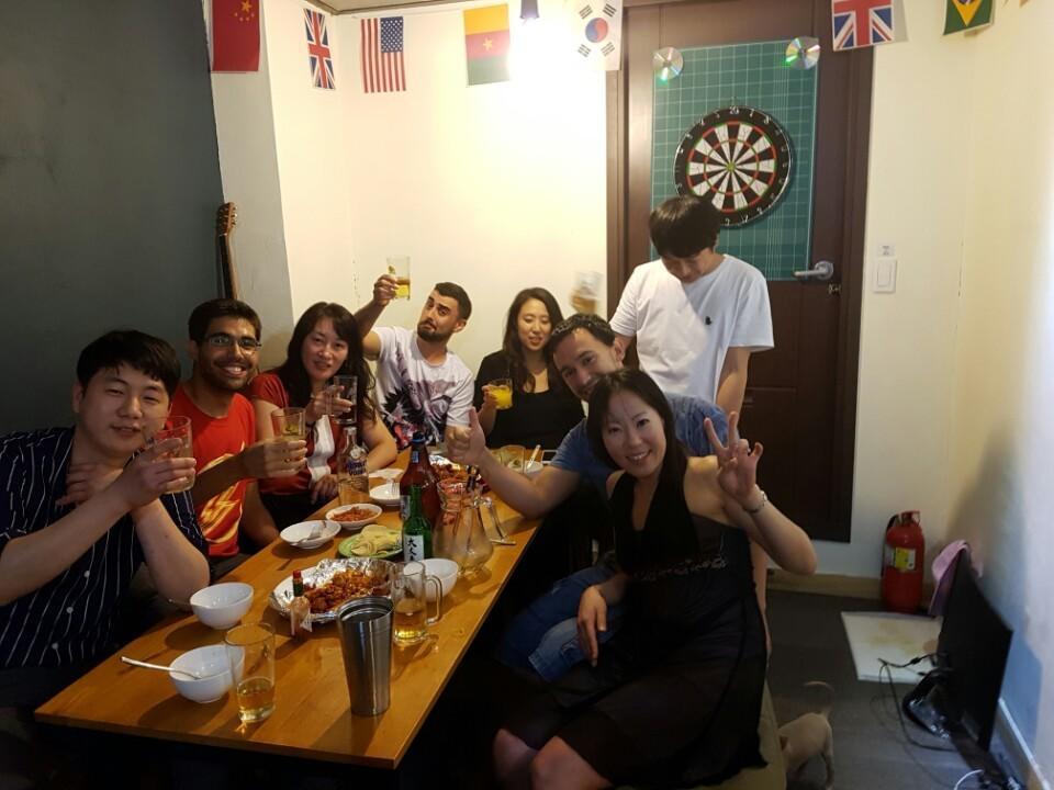 Backpackers' House Hotel Busan Bagian luar foto