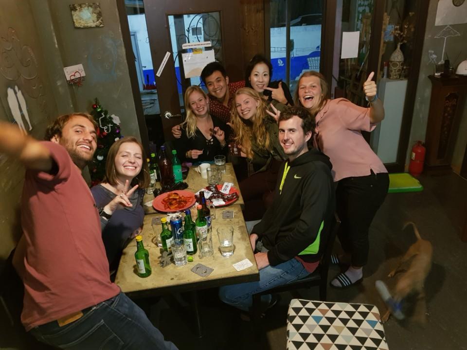 Backpackers' House Hotel Busan Bagian luar foto