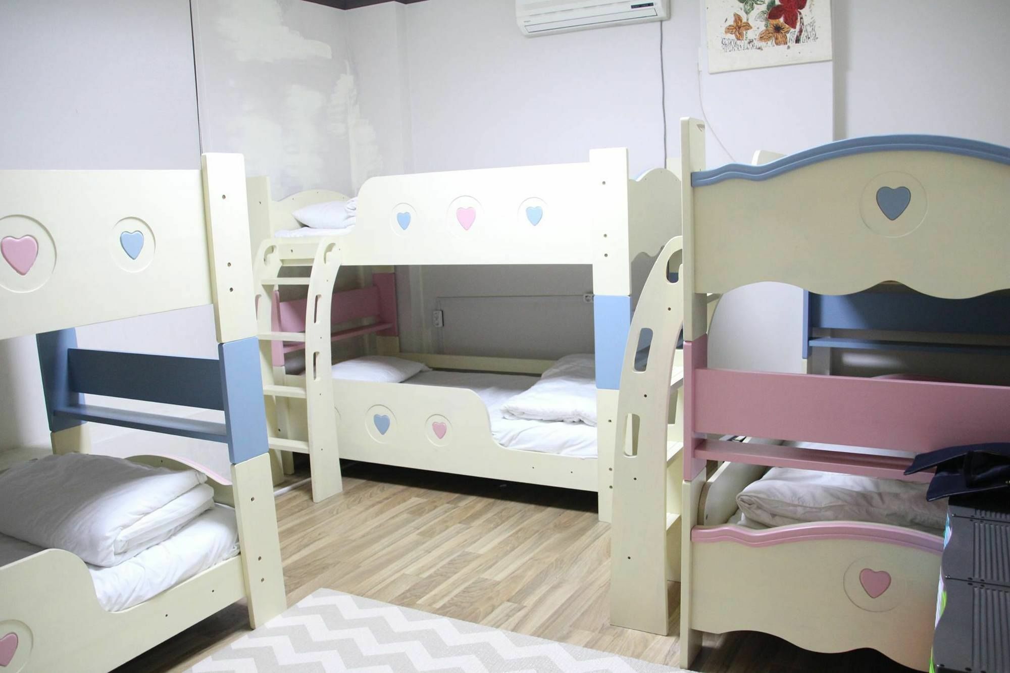 Backpackers' House Hotel Busan Bagian luar foto