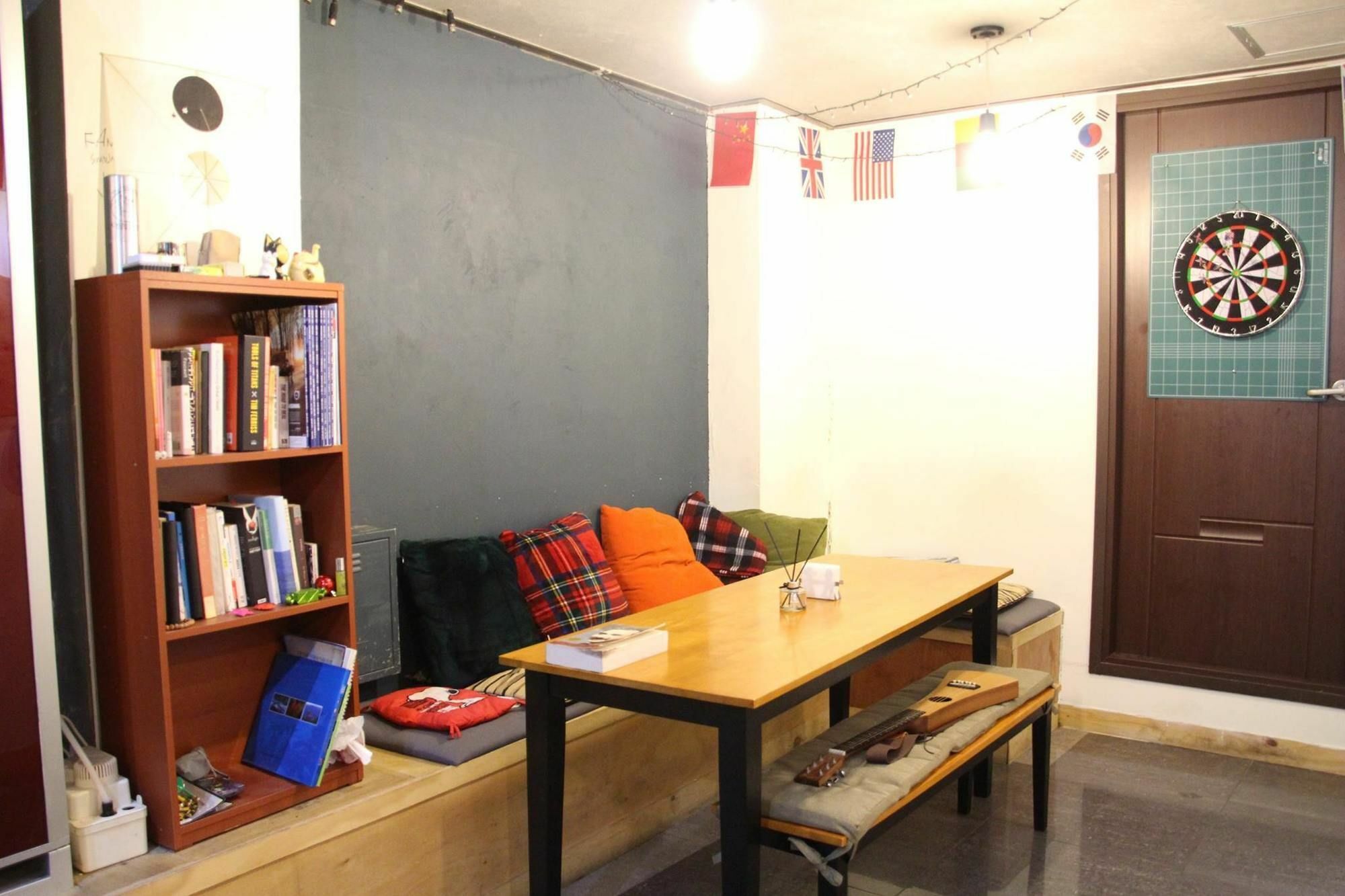 Backpackers' House Hotel Busan Bagian luar foto